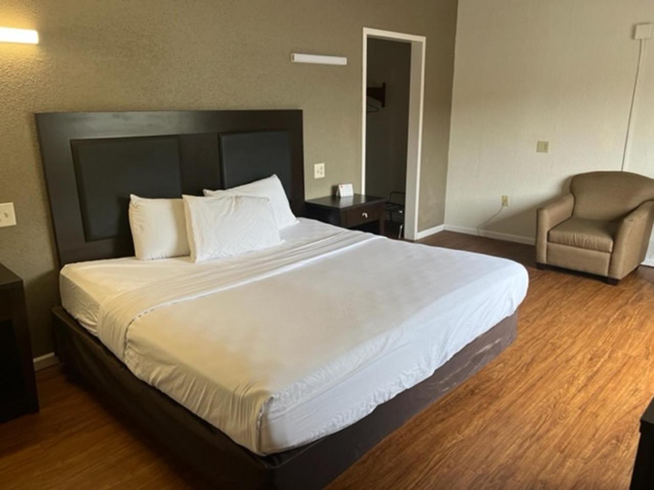 Posh Inn & Suites Wisconsin Rapids Quarto foto