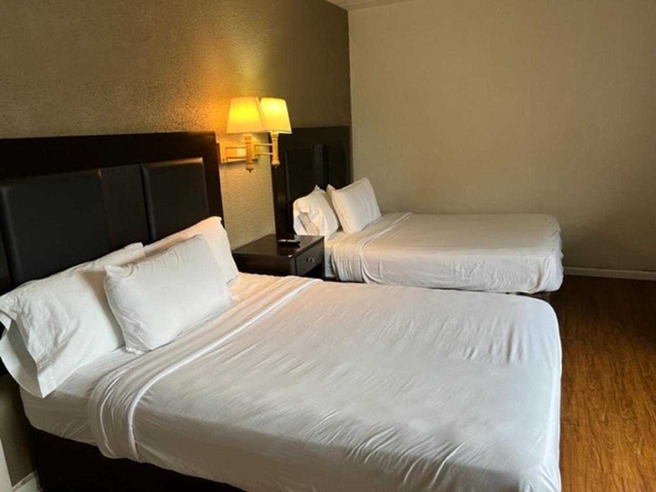 Posh Inn & Suites Wisconsin Rapids Quarto foto